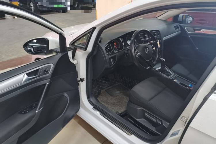 Used Volkswagen Golf 2019 200TSI DSG Comfort & Ambition Edition China VI Standard Driver Seat