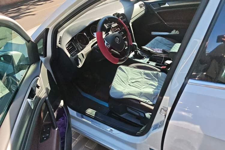 Used Volkswagen Golf 2019 1.8TSI Travel Edition Driver Seat