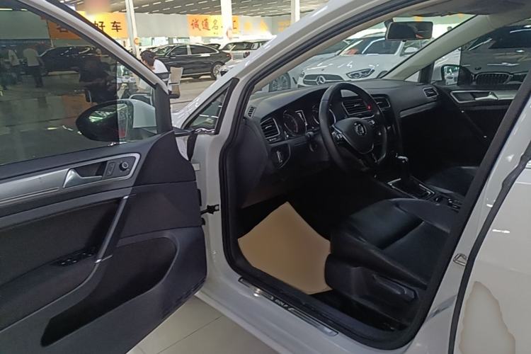 Used Volkswagen Golf 2019 200TSI DSG Comfort & Ambition Edition China VI Standard Driver Seat
