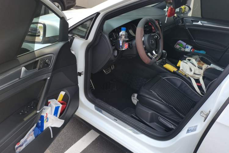 Used Volkswagen Golf 2019 280TSI DSG R-Line China VI Standard Driver Seat