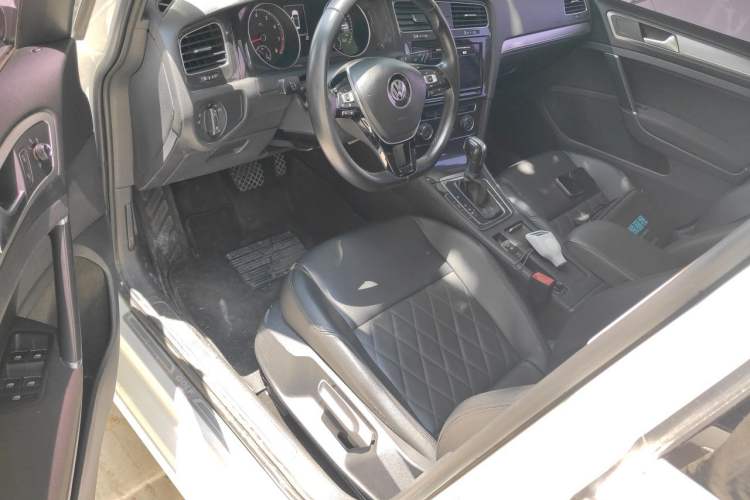 Used Volkswagen Golf  Driver Seat