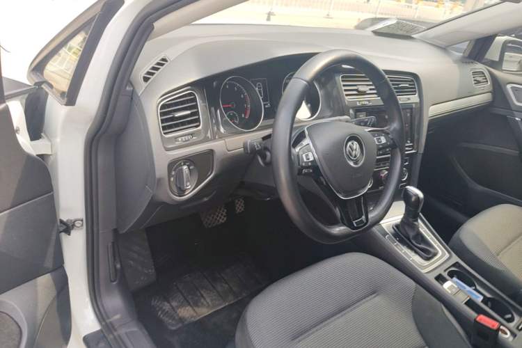 Used Volkswagen Golf 2019 280TSI DSG Comfort Version China VI Standard Driver Seat