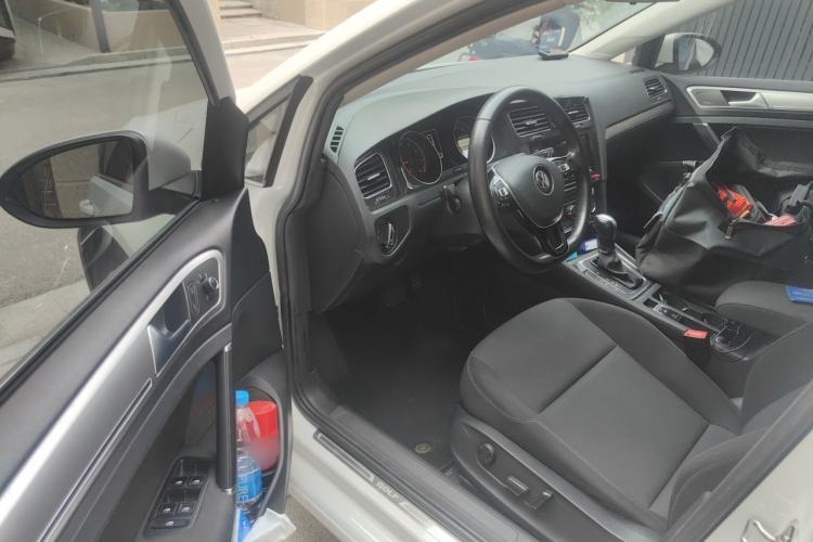 Used Volkswagen Golf 2019 200TSI DSG Comfort & Ambition Edition China VI Standard Driver Seat