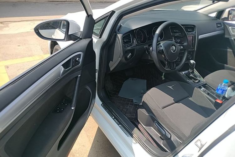 Used Volkswagen Golf 2019 200TSI DSG Comfort & Ambition Edition China VI Standard Driver Seat