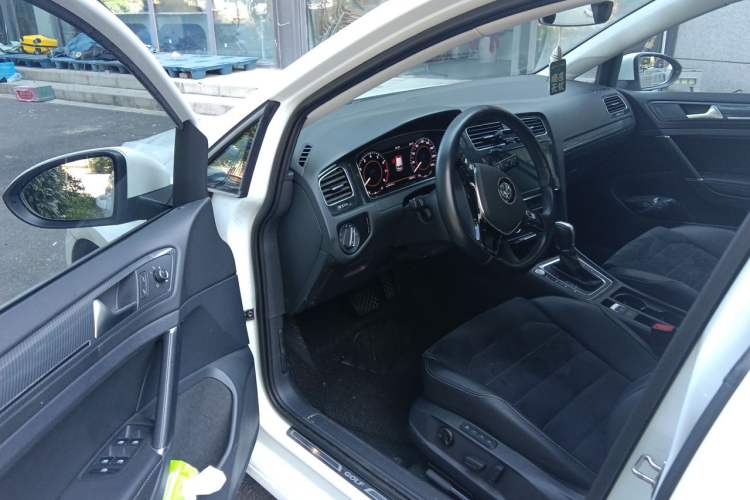 Used Volkswagen Golf 2019 280TSI DSG Luxury Version China VI Standard Driver Seat