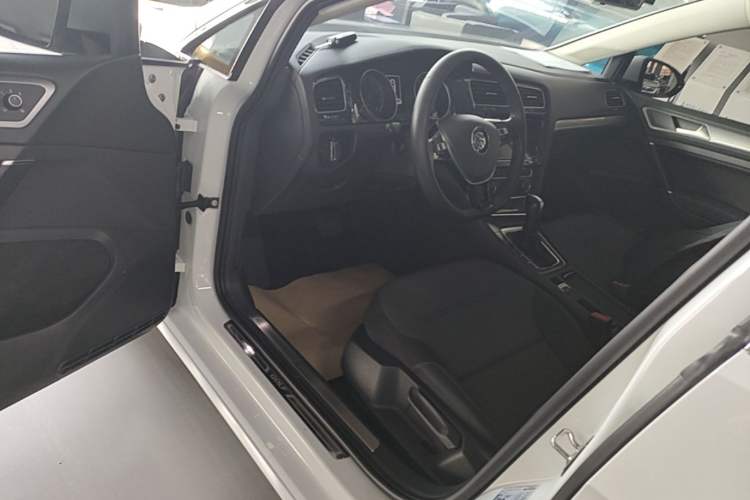 Used Volkswagen Golf 2019 1.6L Automatic Comfort Model China V Standard Driver Seat