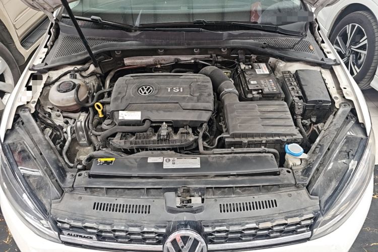 Used Volkswagen Golf 2019 1.8TSI Travel Edition Engine Bay