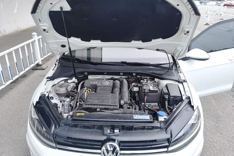 Used Volkswagen Golf 2019 280TSI DSG Comfort Version China V Standard Engine Bay