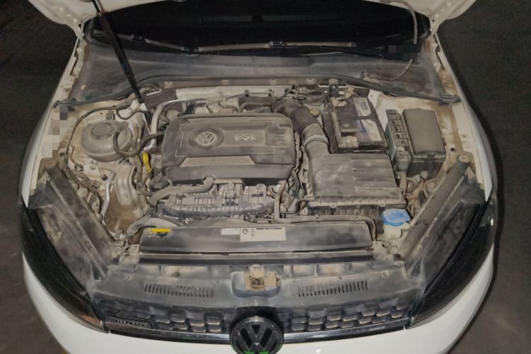 Used Volkswagen Golf 2019 1.8TSI Travel Edition Engine Bay