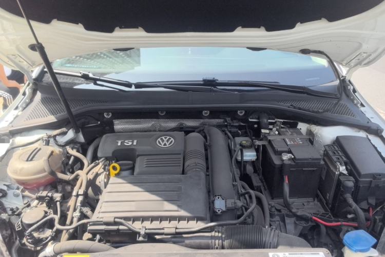 Used Volkswagen Golf 2019 280TSI DSG Comfort Version China VI Standard Engine Bay