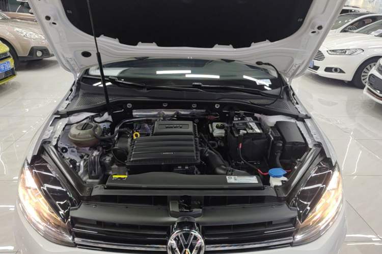 Used Volkswagen Golf 2019 1.6L Automatic Comfort Model China V Standard Engine Bay
