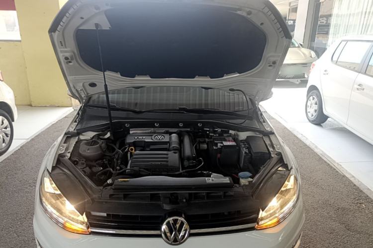 Used Volkswagen Golf 2019 280TSI DSG Comfort Version China VI Standard Engine Bay