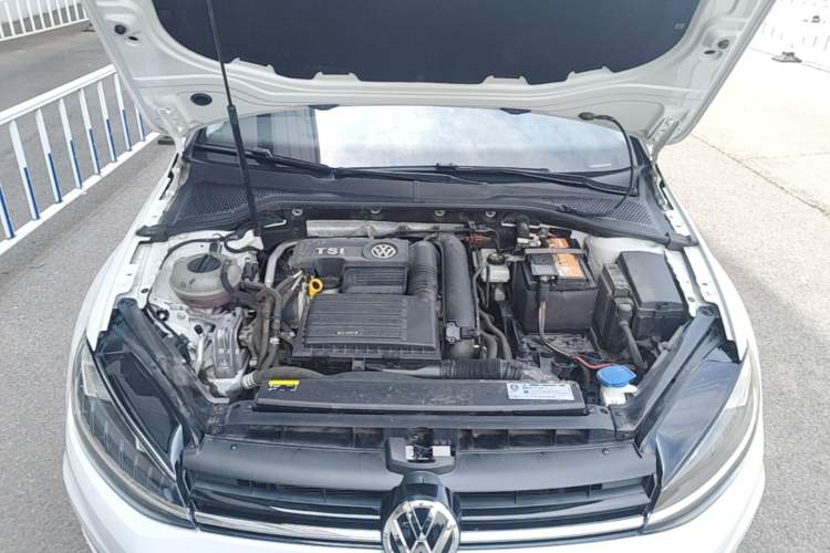 Used Volkswagen Golf 2019 280TSI DSG Luxury Version China V Standard Engine Bay