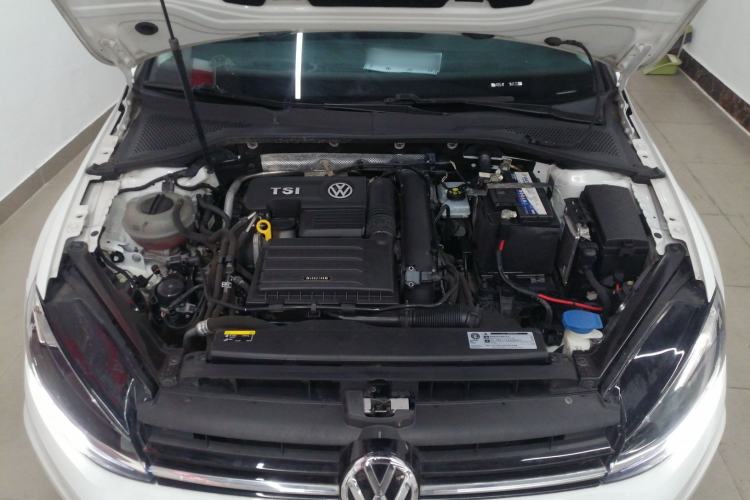 Used Volkswagen Golf 2019 280TSI DSG Comfort Version China VI Standard Engine Bay