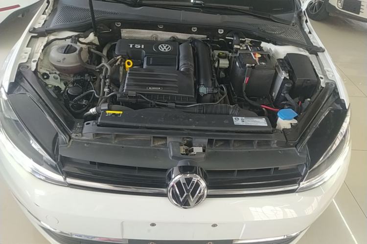 Used Volkswagen Golf 2019 200TSI DSG Comfort & Ambition Edition China VI Standard Engine Bay