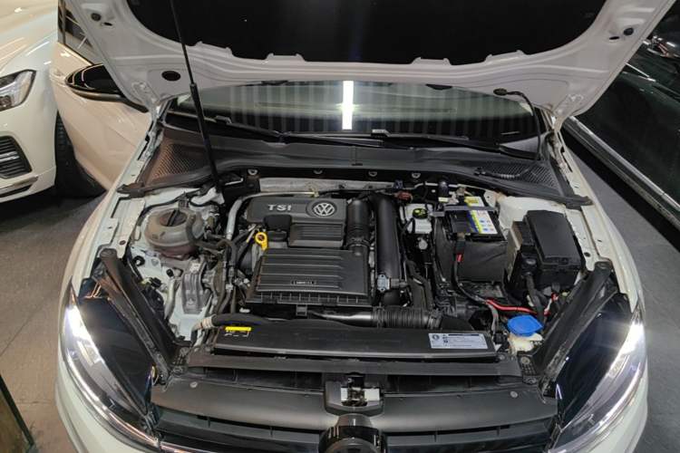 Used Volkswagen Golf 2019 280TSI DSG Comfort Version China V Standard Engine Bay