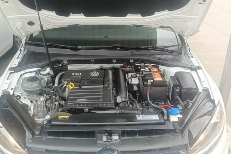 Used Volkswagen Golf 2019 280TSI DSG Comfort Version China V Standard Engine Bay
