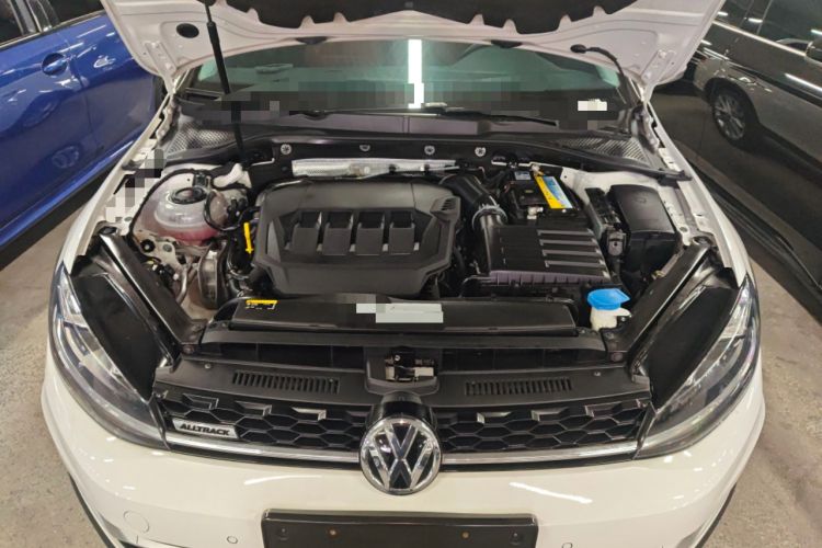Used Volkswagen Golf 2019 1.8TSI Travel Edition Engine Bay