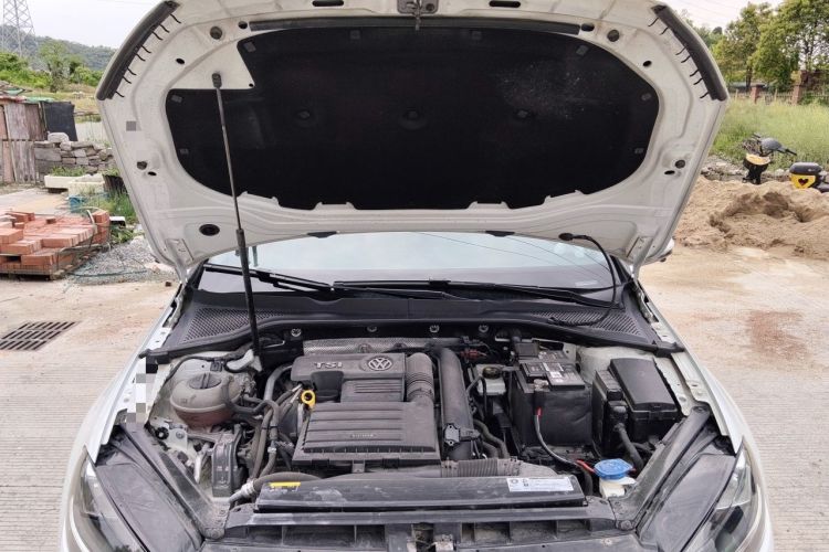 Used Volkswagen Golf 2019 280TSI DSG Comfort Version China V Standard Engine Bay