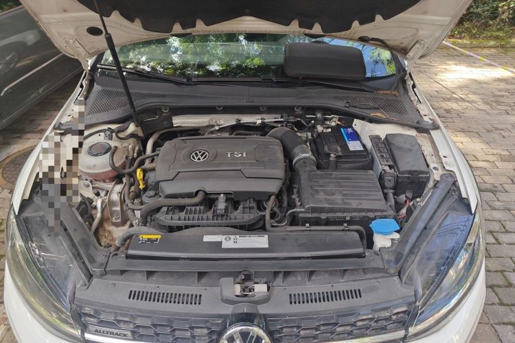 Used Volkswagen Golf 2019 1.8TSI Travel Edition Engine Bay