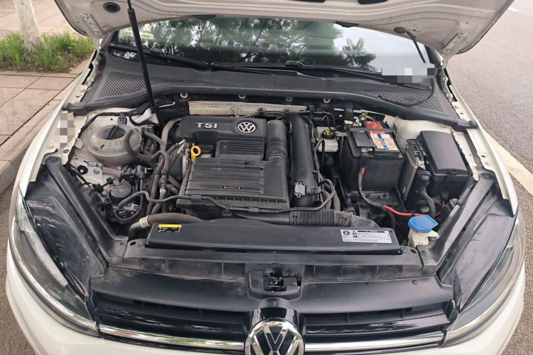 Used Volkswagen Golf 2019 280TSI DSG Comfort Version China VI Standard Engine Bay