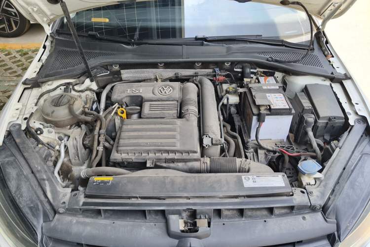 Used Volkswagen Golf 2019 280TSI DSG Comfort Version China V Standard Engine Bay