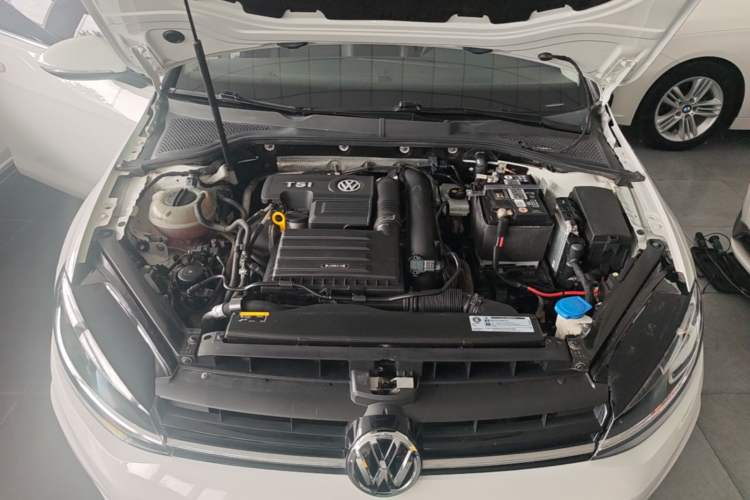 Used Volkswagen Golf 2019 200TSI DSG Comfort & Ambition Edition China VI Standard Engine Bay
