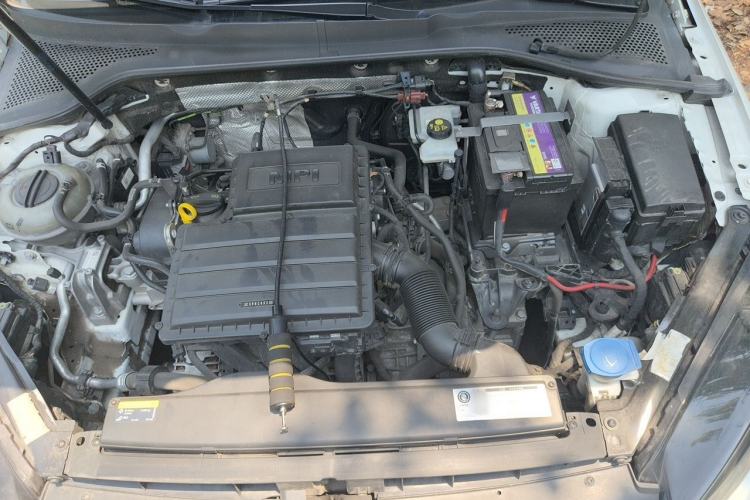 Used Volkswagen Golf 2019 1.6L Automatic Comfort Model China V Standard Engine Bay