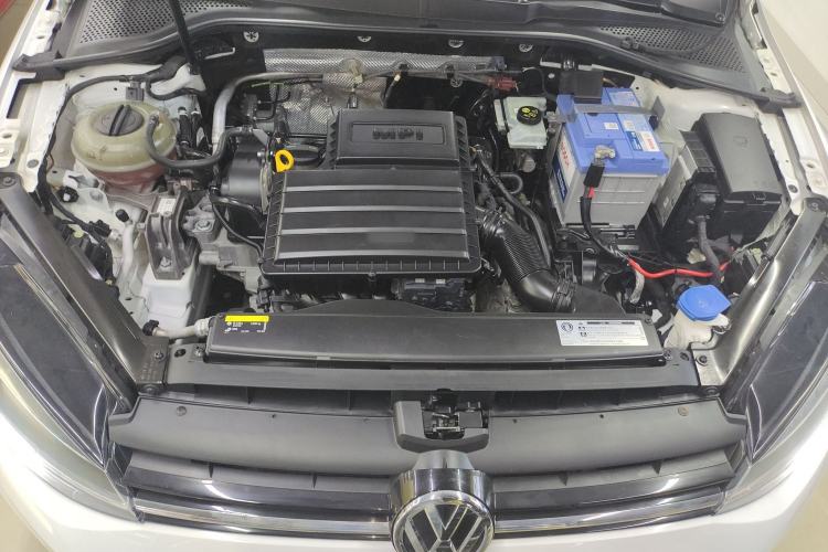 Used Volkswagen Golf 2019 1.6L Automatic Fashion Model China V Standard Engine Bay