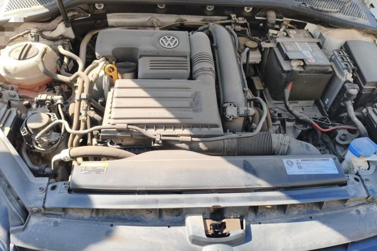 Used Volkswagen Golf 2019 280TSI DSG R-Line China VI Standard Engine Bay