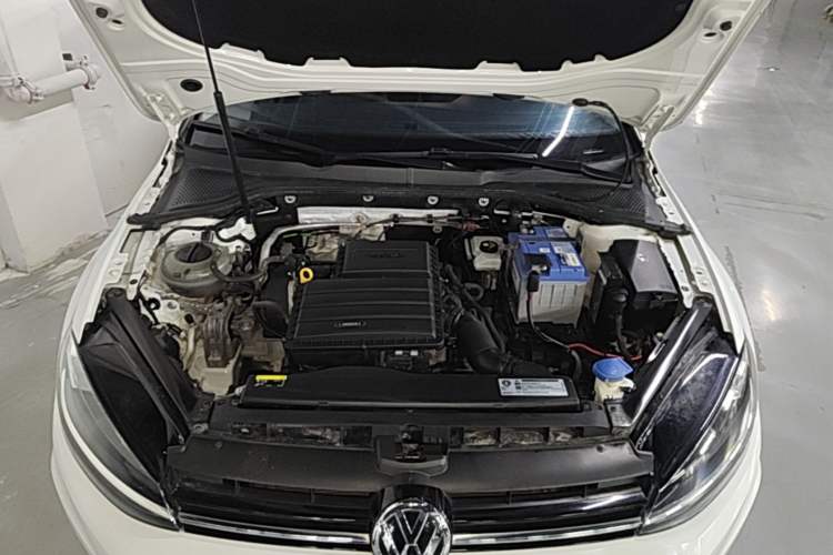 Used Volkswagen Golf 2019 1.6L Automatic Comfort Model China V Standard Engine Bay