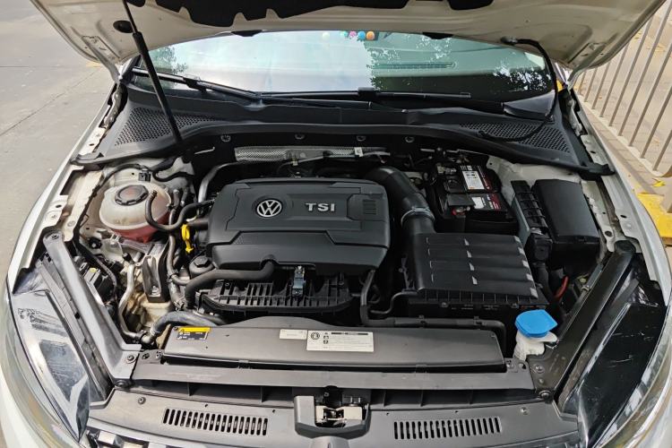 Used Volkswagen Golf 2019 1.8TSI Travel Edition Engine Bay