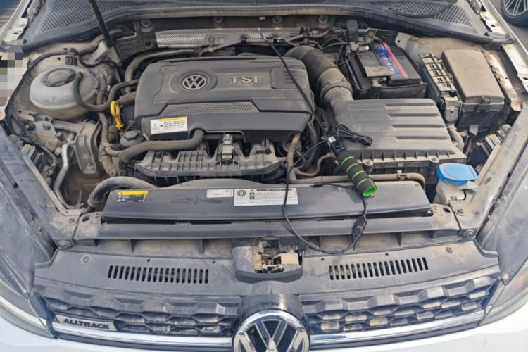 Used Volkswagen Golf 2019 1.8TSI Travel Edition Engine Bay