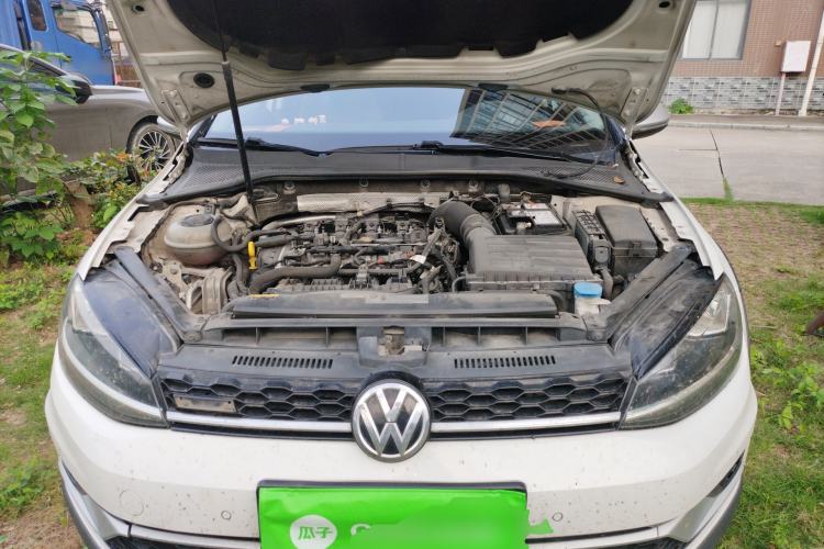 Used Volkswagen Golf 2019 1.8TSI Travel Edition Engine Bay