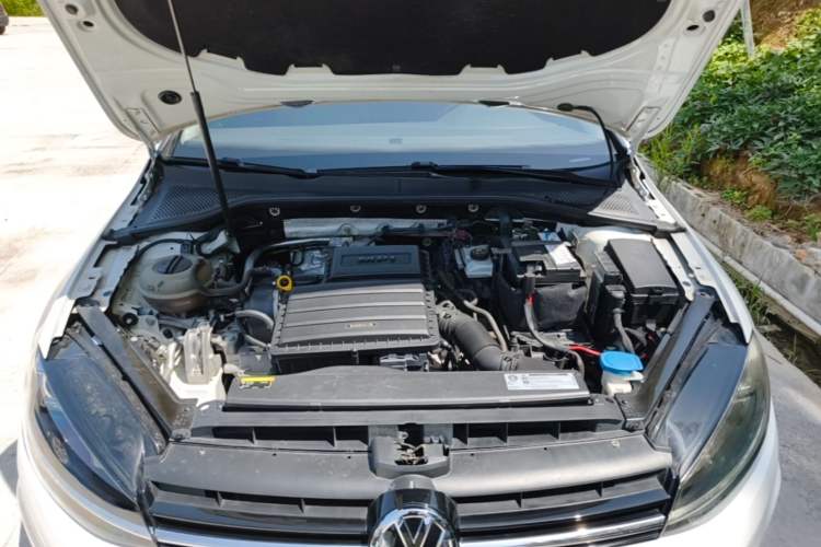 Used Volkswagen Golf 2019 1.6L Automatic Comfort Model China V Standard Engine Bay