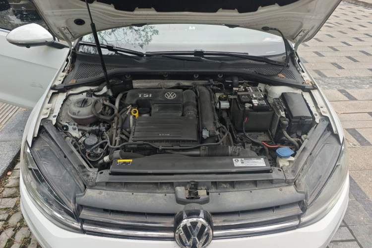 Used Volkswagen Golf 2019 200TSI DSG Comfort & Ambition Edition China VI Standard Engine Bay