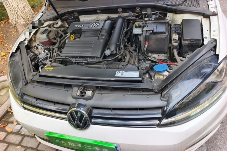 Used Volkswagen Golf 2019 200TSI DSG Comfort & Ambition Edition China VI Standard Engine Bay