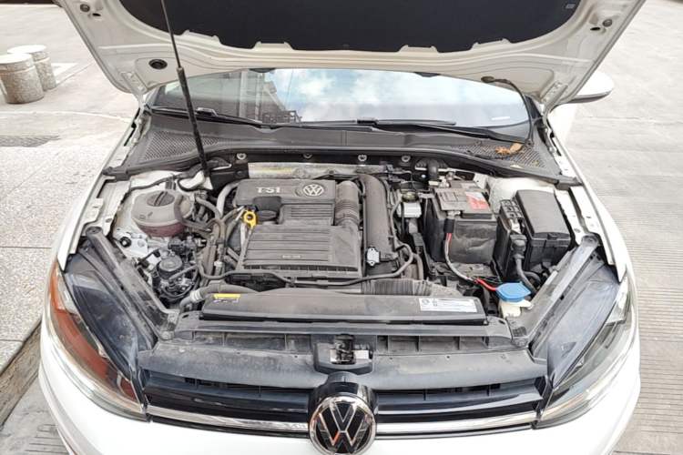 Used Volkswagen Golf 2019 200TSI DSG Comfort & Ambition Edition China VI Standard Engine Bay