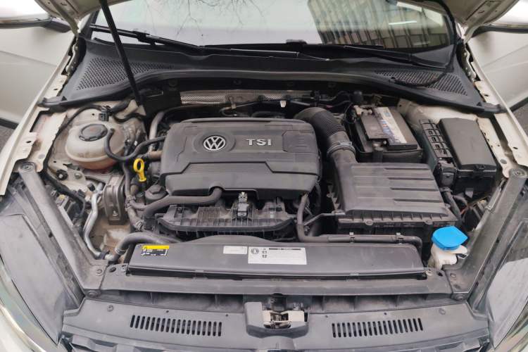 Used Volkswagen Golf 2019 1.8TSI Travel Edition Engine Bay