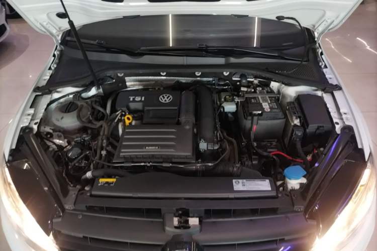 Used Volkswagen Golf 2019 280TSI DSG Comfort Version China VI Standard Engine Bay