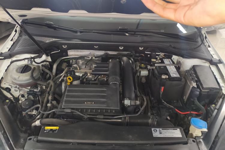 Used Volkswagen Golf 2019 280TSI DSG Luxury Version China VI Standard Engine Bay