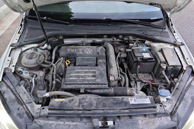 Used Volkswagen Golf 2019 280TSI DSG Luxury Version China V Standard Engine Bay
