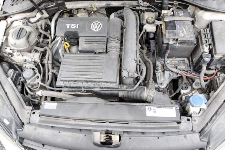 Used Volkswagen Golf 2019 280TSI DSG Comfort Version China VI Standard Engine Bay