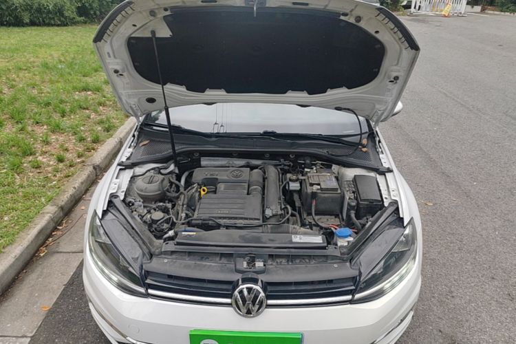 Used Volkswagen Golf 2019 200TSI DSG Comfort & Ambition Edition China VI Standard Engine Bay