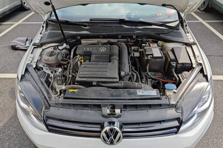 Used Volkswagen Golf 2019 280TSI DSG Comfort Version China V Standard Engine Bay