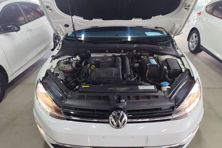 Used Volkswagen Golf 2019 200TSI DSG Comfort & Ambition Edition China VI Standard Engine Bay