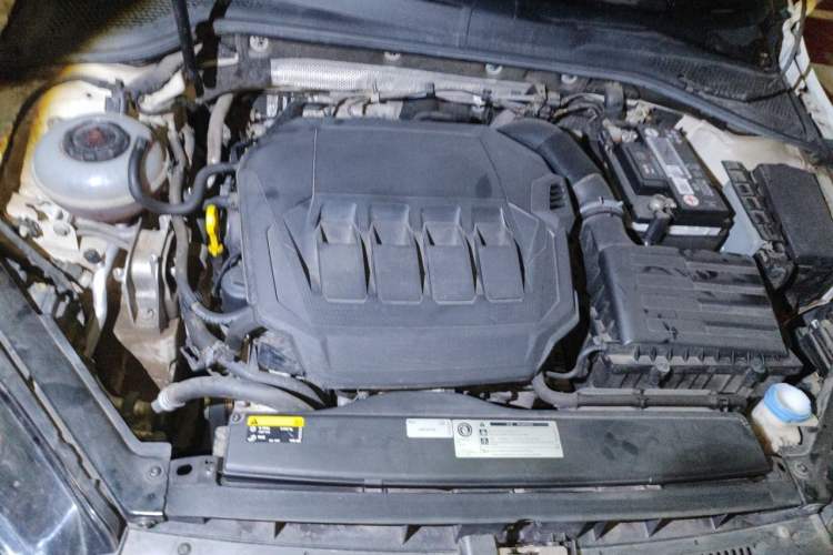 Used Volkswagen Golf 2019 1.8TSI Travel Edition Engine Bay