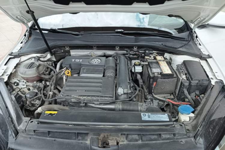 Used Volkswagen Golf 2019 280TSI DSG Comfort Version China VI Standard Engine Bay