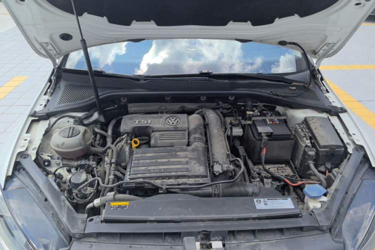 Used Volkswagen Golf 2019 200TSI DSG Comfort & Ambition Edition China VI Standard Engine Bay