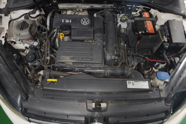 Used Volkswagen Golf 2019 200TSI DSG Comfort & Ambition Edition China VI Standard Engine Bay